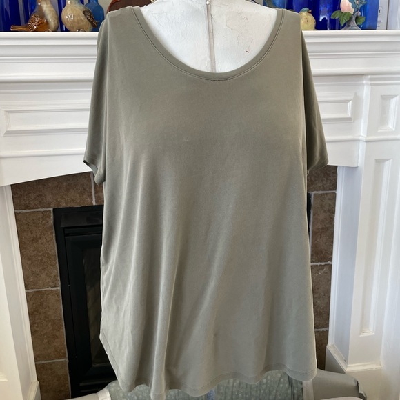 Mudd Tops - 🔴Mudd XL very soft scoop neck t-shirt